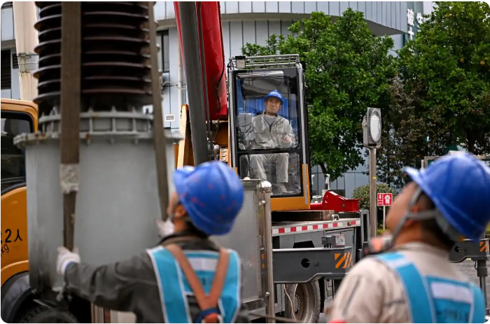 秋檢護(hù)航電網(wǎng)安全：電力人的攻堅(jiān)時(shí)刻